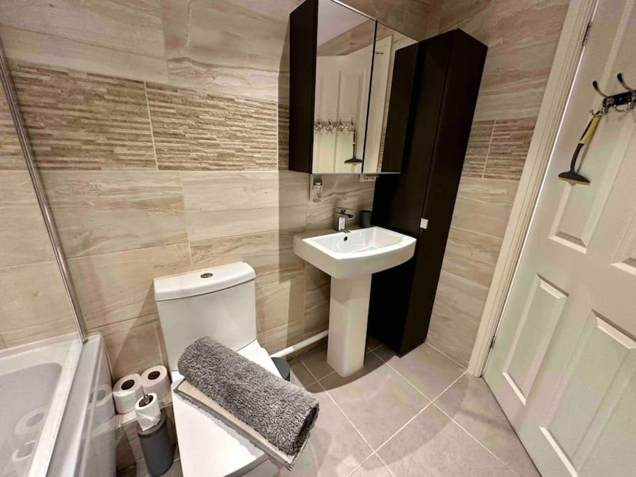 Waterside Mufc & Trafford Centre Townhouse 4 Bedroom Free Parking Манчестер Экстерьер фото
